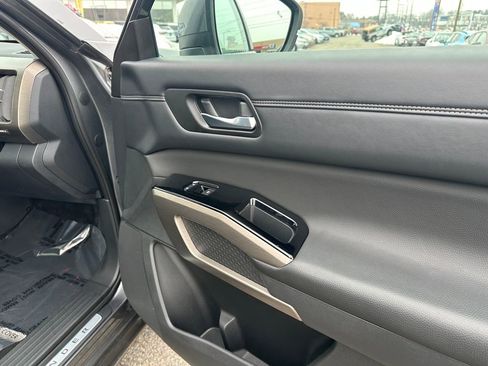 Used 2023 Nissan Pathfinder Platinum image 26