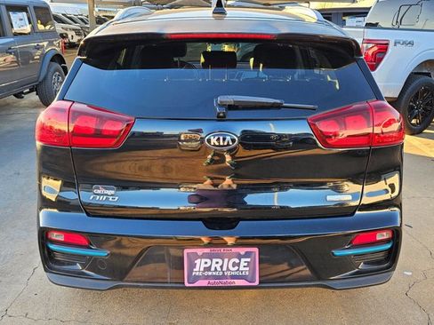 Used 2019 Kia Niro EX image 4