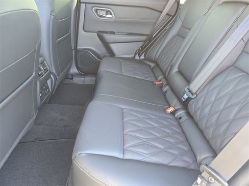 New 2026 Nissan Rogue Platinum image 24