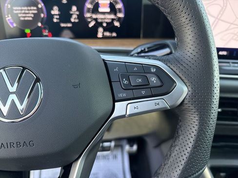 New 2026 Volkswagen Tiguan SEL R-Line AWD/4WD image 21