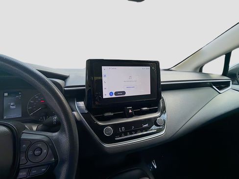 Used 2025 Toyota Corolla LE FWD image 12