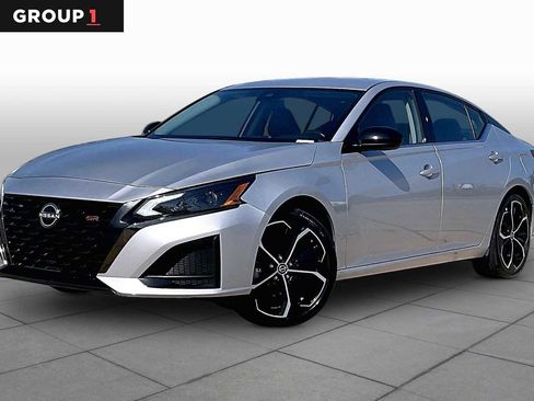 Used 2024 Nissan Altima 2.5 SR FWD image 1