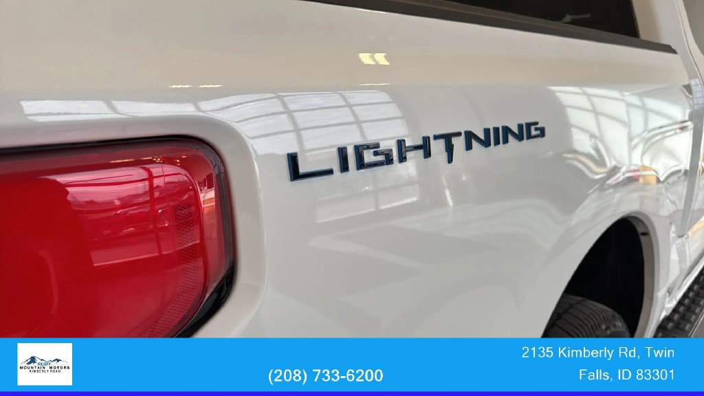 Used 2022 Ford F150 Lightning Platinum AWD/4WD image 12