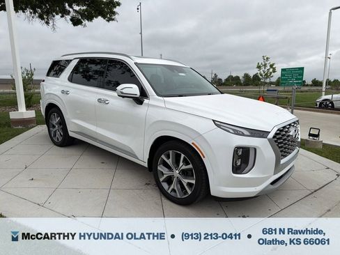 Used 2021 Hyundai Palisade Limited FWD image 2