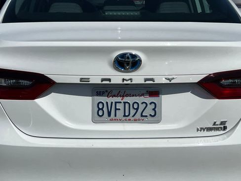 Used 2021 Toyota Camry LE image 19