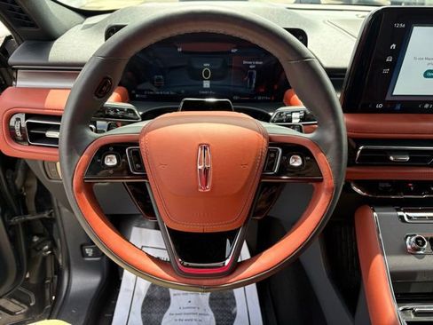 Used 2025 Lincoln Aviator Reserve w/ Luxury Package AWD/4WD image 16