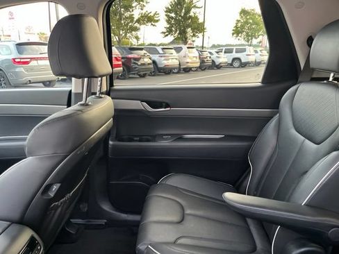 Used 2025 Hyundai Palisade SEL FWD image 16