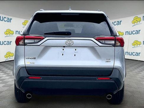 Used 2021 Toyota RAV4 LE AWD/4WD image 5