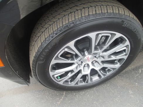 Used 2025 GMC Yukon Denali w/ Denali Reserve Package AWD/4WD image 14