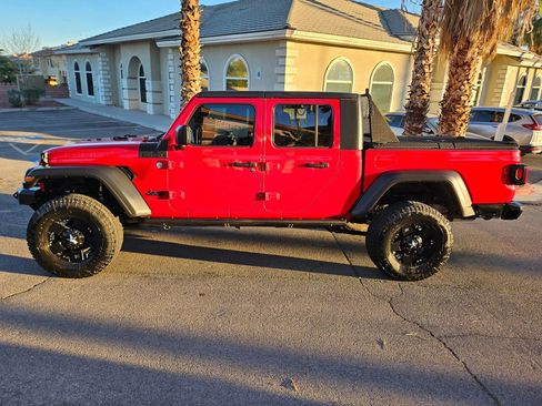 Used 2020 Jeep Gladiator Sport w/ Quick Order Package 24S image 4