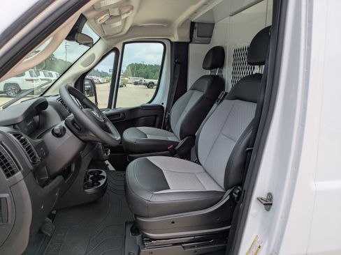 Used 2024 RAM ProMaster 3500 w/ Convenience Group image 7
