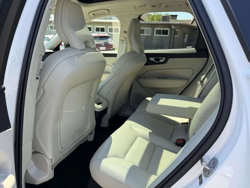 Used 2024 Volvo XC60 B5 Core w/ Climate Package AWD/4WD image 15