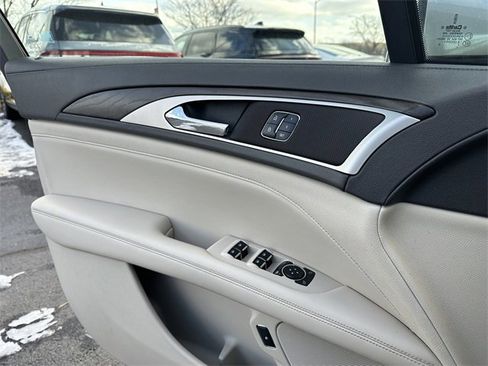 Used 2018 Lincoln MKZ Select w/ Select Plus Package image 32