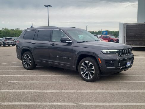Used 2022 Jeep Grand Cherokee L Overland w/ Luxury Tech Group IV AWD/4WD image 8