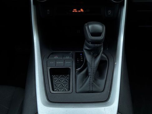 Used 2024 Toyota RAV4 XLE w/ Convenience Package FWD image 24