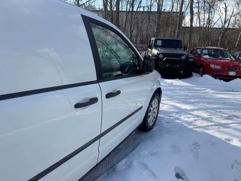 Used 2014 RAM C/V Tradesman image 12