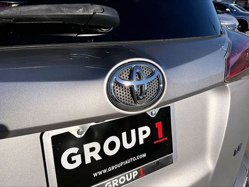 Used 2017 Toyota RAV4 LE image 30