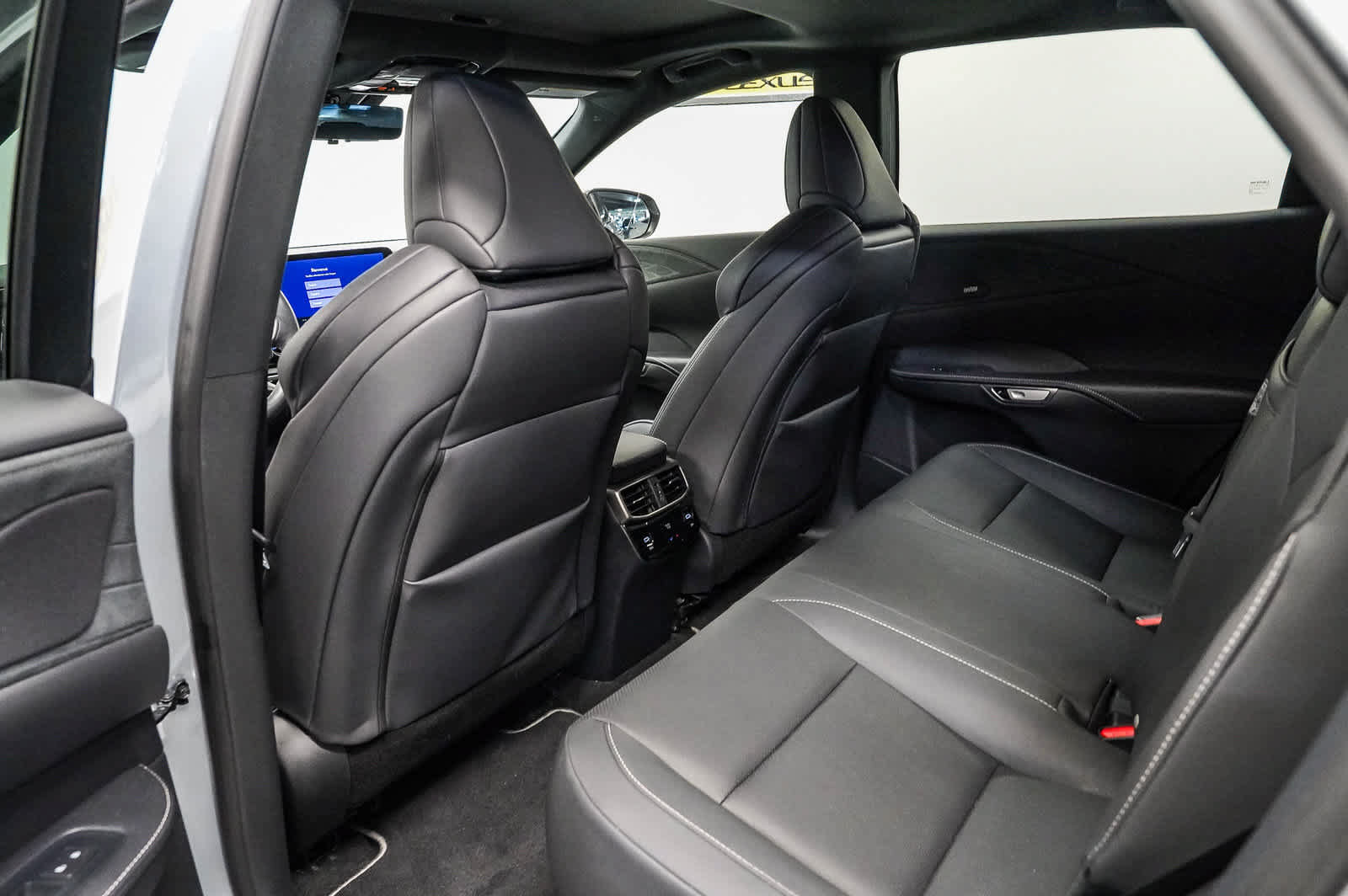 Used 2024 Lexus RX 350 F Sport w/ Convenience Package AWD/4WD image 19