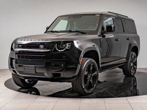 Used 2025 Land Rover Defender 130 V8 AWD/4WD image 1