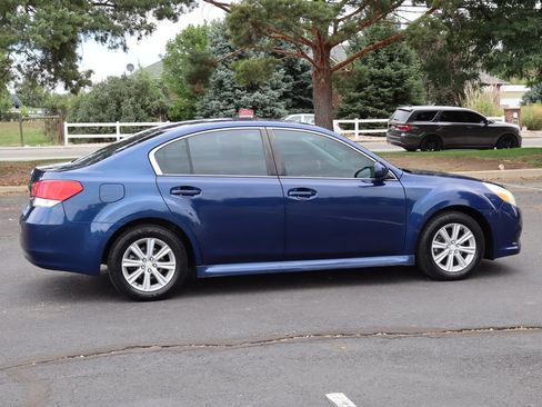 Used 2010 Subaru Legacy 2.5i Premium AWD/4WD image 4