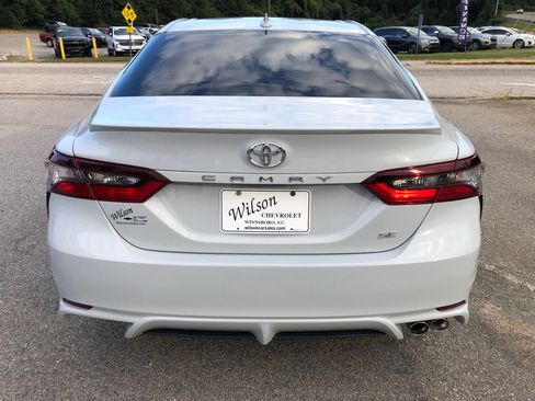 Used 2024 Toyota Camry SE image 5