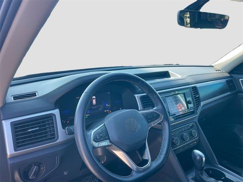 Used 2023 Volkswagen Atlas SE image 11