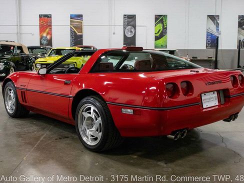 Used 1990 Chevrolet Corvette ZR-1 RWD image 5