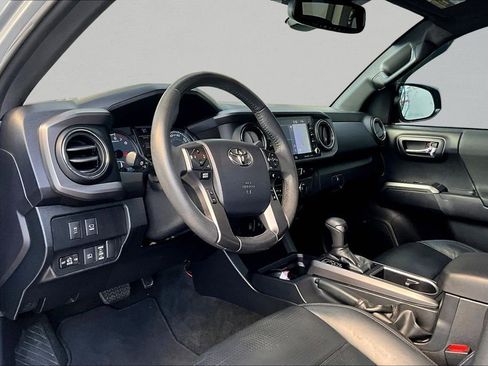 Certified 2020 Toyota Tacoma TRD Off-Road w/ TRD Premium Off Road Package image 15