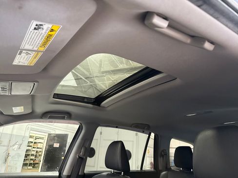 Used 2021 Honda Pilot Special Edition image 3