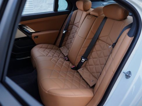 Used 2023 BMW 740i w/ Parking Assistance Package image 23