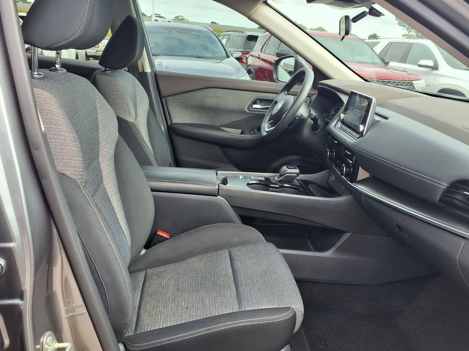 Used 2021 Nissan Rogue SV FWD image 15