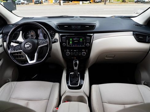 Used 2020 Nissan Rogue Sport SL w/ Premium Package FWD image 8