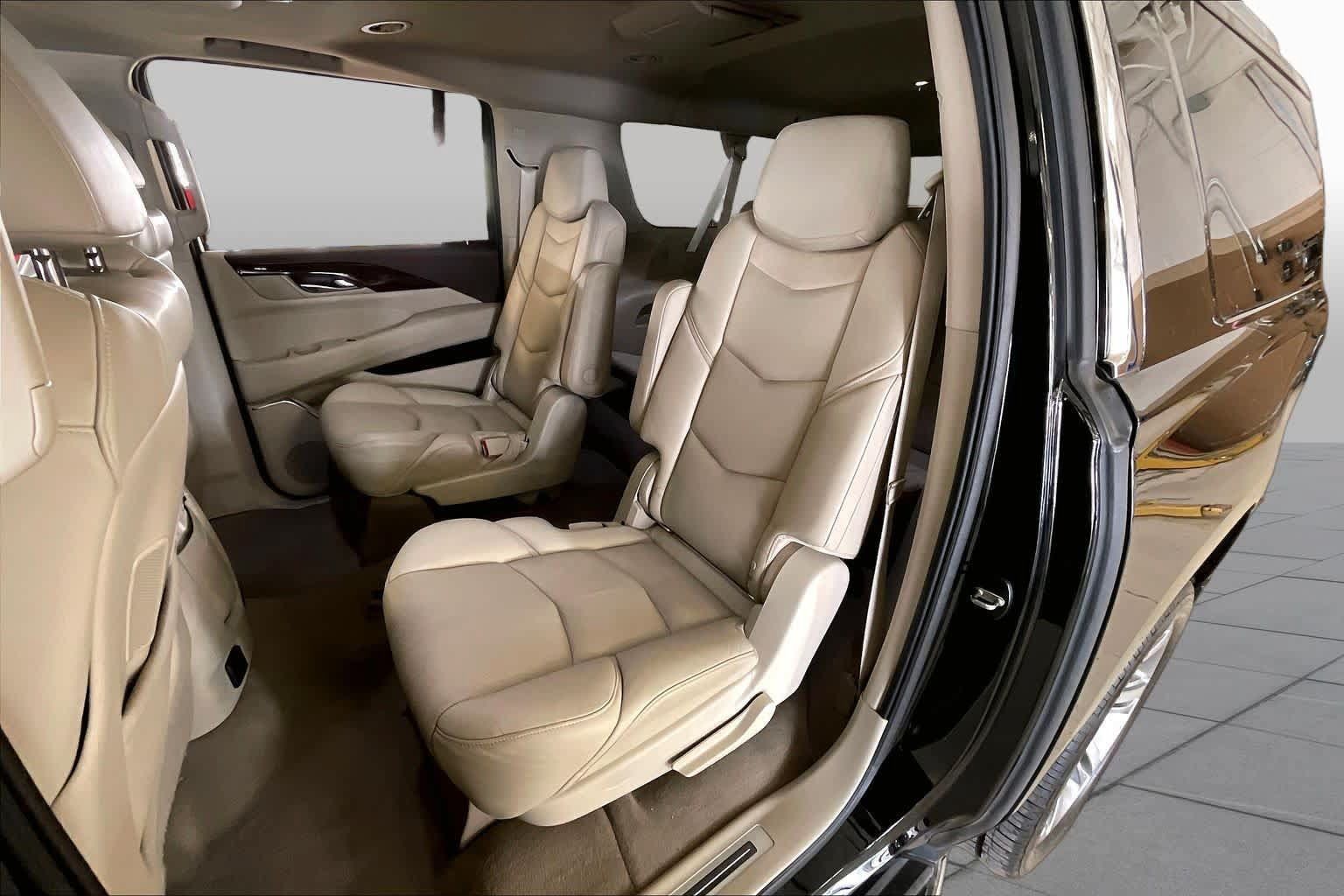 Used 2016 Cadillac Escalade ESV Luxury AWD/4WD image 19