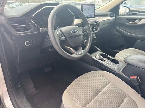 Used 2020 Ford Escape SE image 24