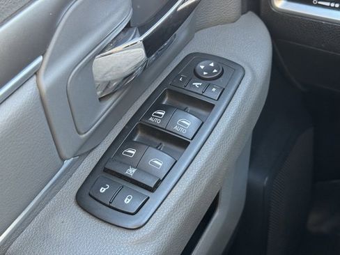 Used 2015 RAM 2500 Big Horn image 24