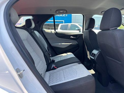 Used 2023 Chevrolet Equinox LS image 10