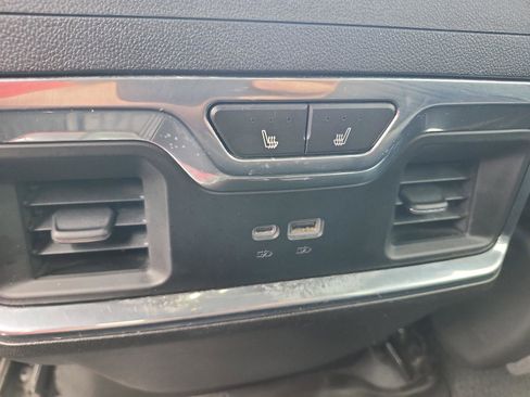 Certified 2024 GMC Sierra 2500 Denali w/ Denali Reserve Package image 17