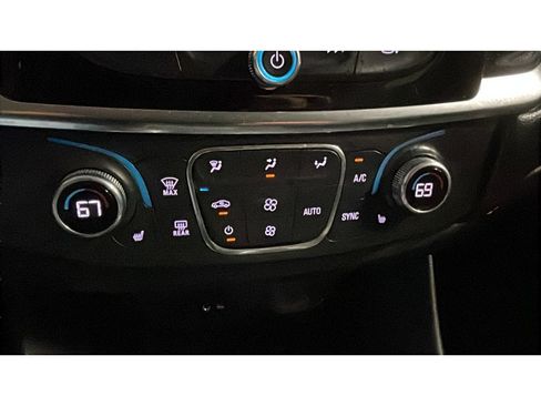 Used 2021 Chevrolet Traverse LT AWD/4WD image 14