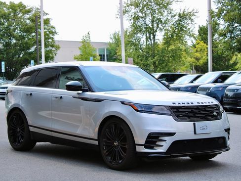 Used 2025 Land Rover Range Rover Velar Dynamic SE AWD/4WD image 2