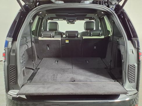 Used 2023 Land Rover Discovery HSE R-Dynamic image 14