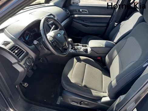 Used 2018 Ford Explorer XLT w/ Equipment Group 201A image 9