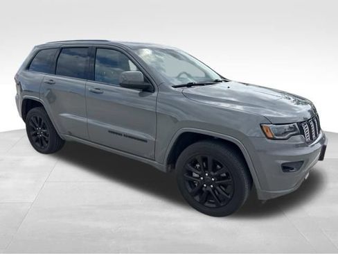 Used 2021 Jeep Grand Cherokee Laredo X AWD/4WD image 6