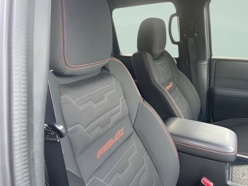 Used 2023 Nissan Frontier PRO-4X w/ Pro Convenience Package AWD/4WD image 6