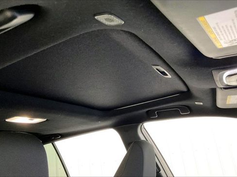 Used 2024 Toyota Corolla Cross AWD Hybrid w/ Moonroof Package image 22