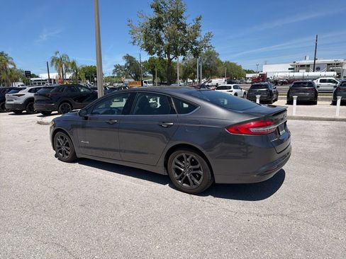 Used 2018 Ford Fusion SE w/ Equipment Group 601A image 6