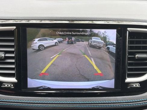 Used 2021 Chrysler Pacifica Touring-L AWD/4WD image 23