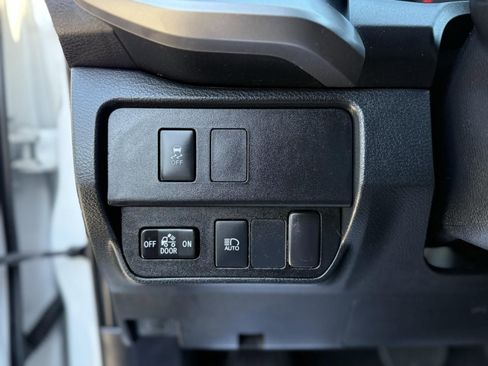 Used 2021 Toyota Tacoma SR5 image 32