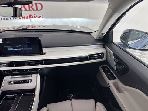 New 2025 Lincoln Aviator Reserve w/ Equipment Group 201A image 12