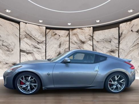 Used 2014 Nissan 370Z Touring w/ Sport Package RWD image 4