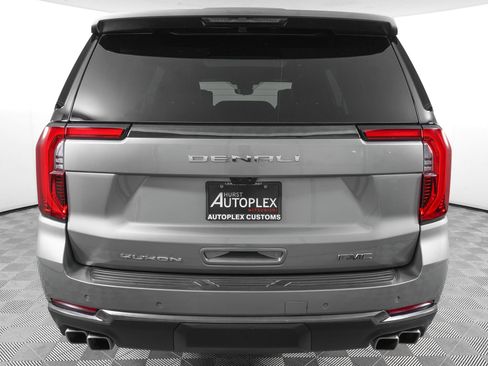 Used 2025 GMC Yukon Denali Ultimate w/ LPO, Floor Liner Package AWD/4WD image 5